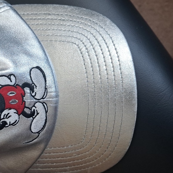 DISNEY Authentic Cap - Picture 9 of 9